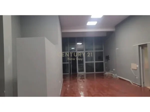 Tirane, shitet ambjent biznesi Kati 0, 110 m² 315.000 € (yzberisht)
