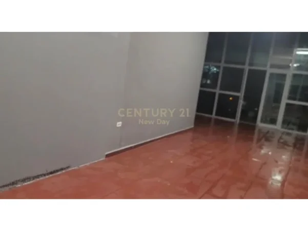 Tirane, shitet ambjent biznesi Kati 0, 110 m² 315.000 € (yzberisht)