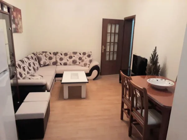 Tirane, jepet me qera apartament 2+1 Kati 2, 600 € (vasil shanto)