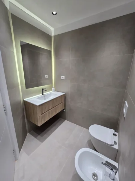 Tirane, shitet apartament 2+1 , 116 m² (Zogu i Zi)