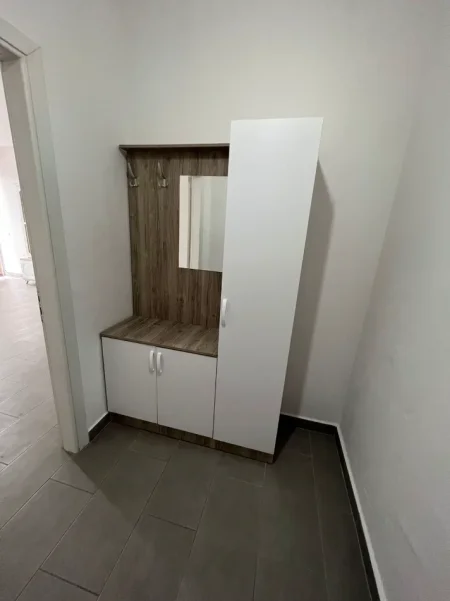Tirane, shitet apartament 2+1+Ballkon Kati 8, 110 m² 110.000 € (Kamëz)