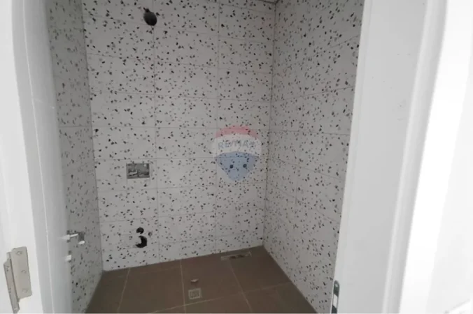 Tirane, shitet apartament , 106 m² 121.000 € (Univers City)