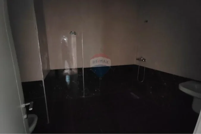 Tirane, shitet apartament , 106 m² 121.000 € (Univers City)