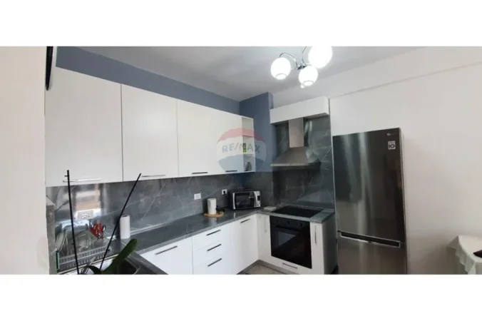 Tirane, jepet me qera apartament , 58 m² 630 € 