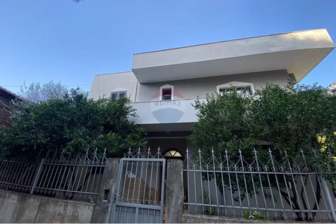 Tirane, jepet me qera Vile , 287 m² 1.700 € 