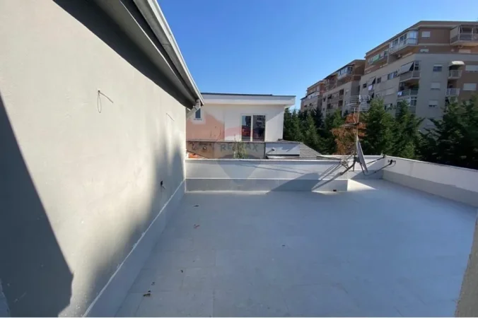 Tirane, jepet me qera Vile , 287 m² 1.700 € 
