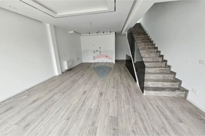 Tirane, jepet me qera Vile , 281 m² 4.500 € 