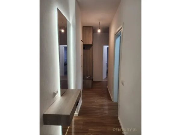 Tirane, jepet me qera apartament 2+1 Kati 4, 113 m² 950 € (kopshti zoologjik)