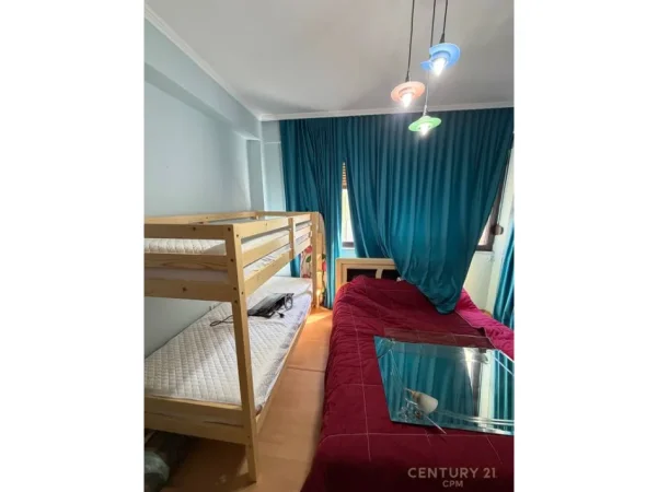 Tirane, jepet me qera apartament 2+1 Kati 7, 120 m² 1.200 € (ish bllok)