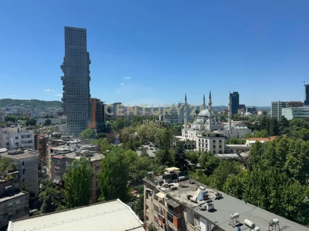 Tirane, jepet me qera apartament 1+1 Kati 10, 70 m² 650 € 