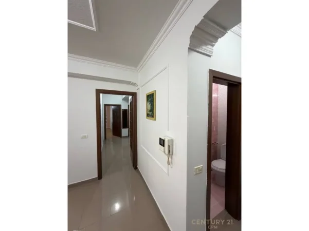 Tirane, jepet me qera apartament 2+1+Aneks+Ballkon Kati 7, 120 m² 1.200 € 