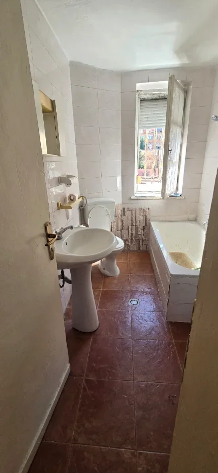 Tirane, shitet apartament 2+1 Kati 2, 72 m² 193.000 € (Rruga Myslym Shri)