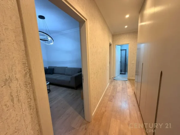 Tirane, jepet me qera apartament 2+1+Aneks+Ballkon Kati 2, 100 m² 700 € 