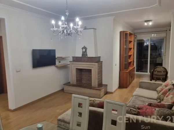 Tirane, jepet me qera apartament 1+1+Aneks+Ballkon Kati 8, 100 m² 750 € (Garda)