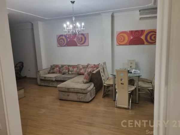 Tirane, jepet me qera apartament 1+1+Aneks+Ballkon Kati 8, 100 m² 750 € (Garda)