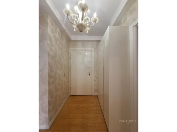 Tirane, jepet me qera apartament 2+1+Aneks+Ballkon Kati 3, 128 m² 1.200 € (Him kolli)