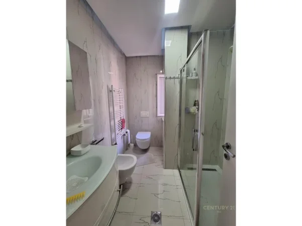 Tirane, jepet me qera apartament 2+1+Aneks+Ballkon Kati 3, 128 m² 1.200 € (Him kolli)