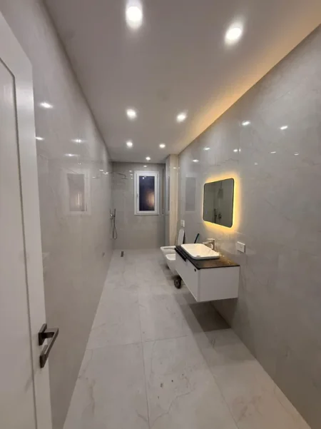 Tirane, shitet apartament 2+1+Ballkon Kati 2, 114 m² 150.000 € (Paskuqan)