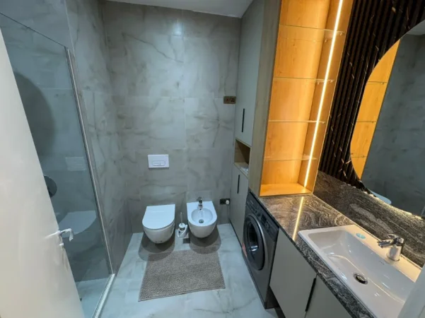 Tirane, shitet apartament 1+1 Kati 5, 59 m² 125.000 € (Ali Demi)