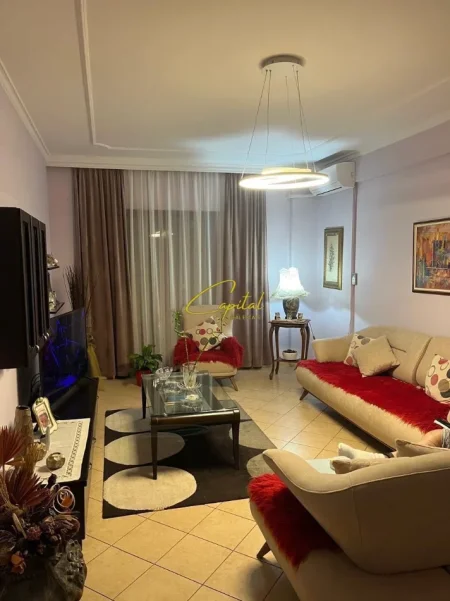 Tirane, jepet me qera apartament 2+1 Kati 5, 110 m² 750 € (RRUGA E KAVAJES)