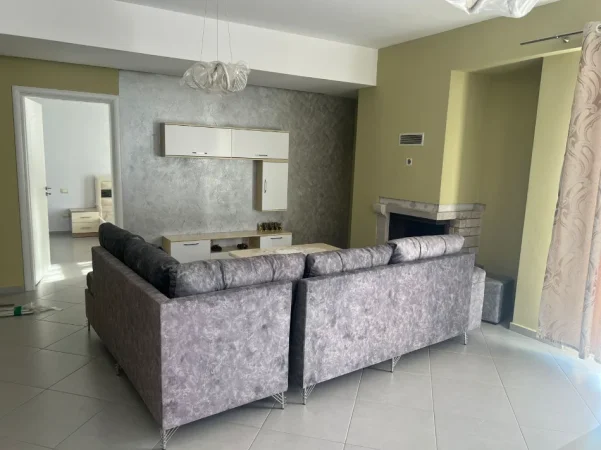 🏡 Jepet me Qera Apartament 2+1+2 tek 📍 Vilat Gjermane, Rruga e Elbasanit (afer rrethit te Fakultetit Ekonomik)