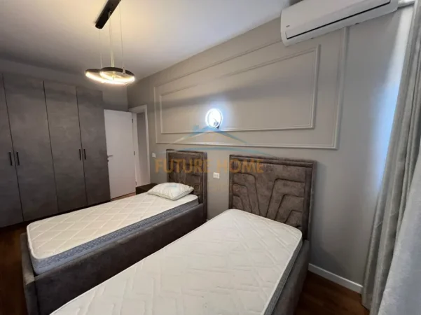 Tirane, jepet me qera apartament 2+1+Ballkon Kati 8, 99 m² 850 € (Rruga e Kavajes)