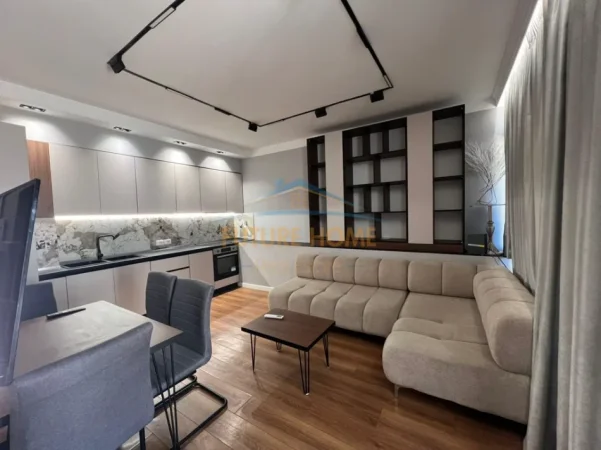 Tirane, jepet me qera apartament 2+1+Ballkon Kati 8, 99 m² 850 € (Rruga e Kavajes)