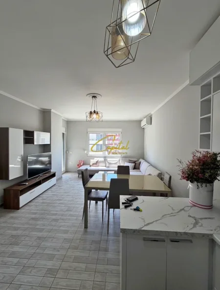 Tirane, jepet me qera apartament 2+1 Kati 5, 110 m² 550 € (ASTIR)