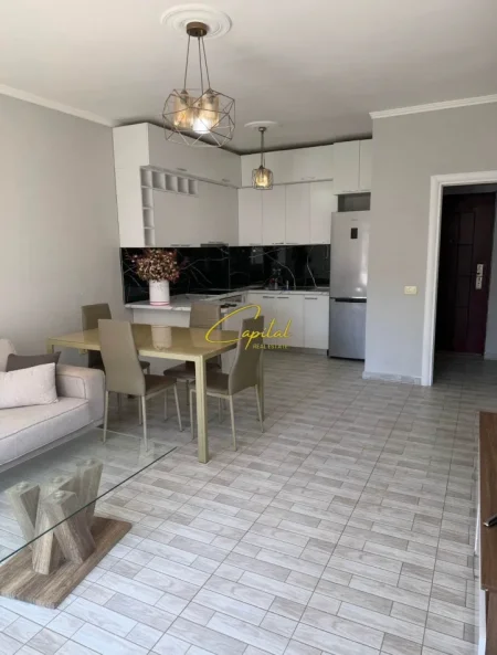 Tirane, jepet me qera apartament 2+1 Kati 5, 110 m² 550 € (ASTIR)