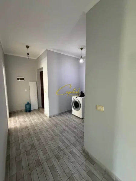 Tirane, jepet me qera apartament 2+1 Kati 5, 110 m² 550 € (ASTIR)