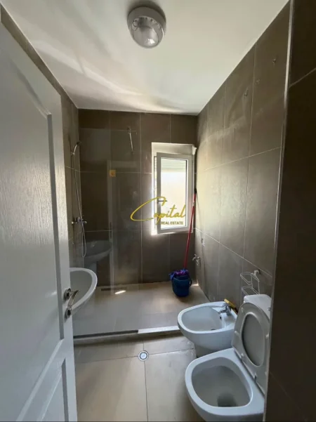 Tirane, jepet me qera apartament 2+1 Kati 5, 110 m² 550 € (ASTIR)
