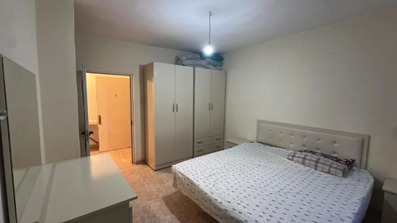 Tirane, jepet me qera apartament 1+1 Kati 1, 65 m² 400 € (Ish Restorant Durresi)