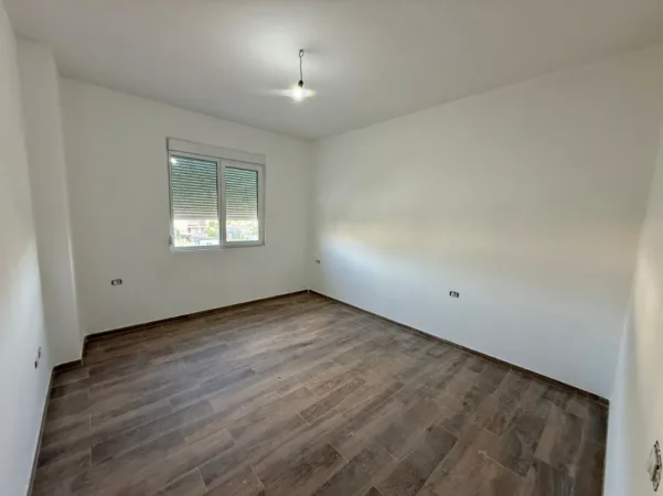 Tirane, shitet apartament 1+1 Kati 1, 77 m² ,104 000 € (siri kodra)