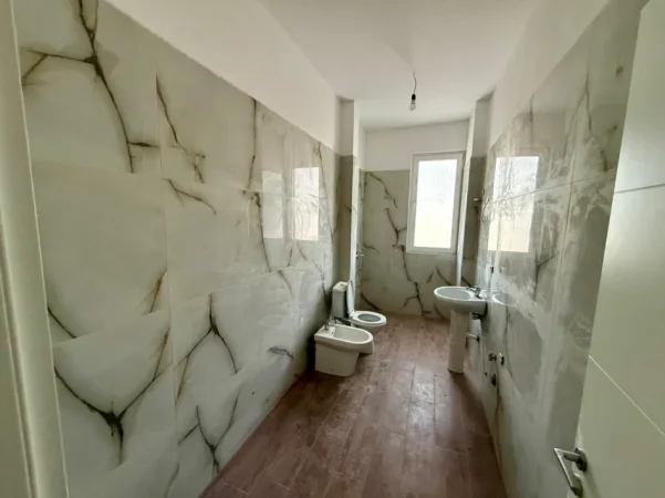 Tirane, shitet apartament 1+1 Kati 1, 77 m² ,104 000 € (siri kodra)