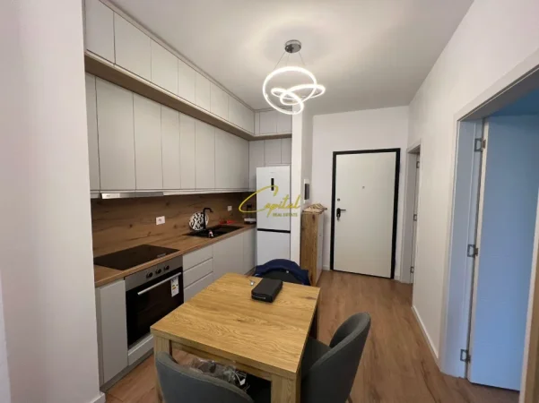 Tirane, jepet me qera apartament 1+1 Kati 2, 58 m² 450 € (5 MAJI)