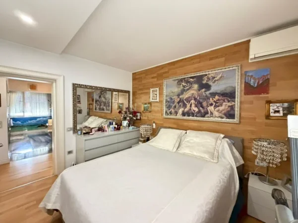 Tirane, shitet apartament 3+1+Ballkon Kati 2, 116 m² 300.000 € 