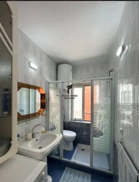 Tirane, jepet me qera apartament 2+1 Kati 4, 75 m² 550 € (RRUGA E DIBRES)