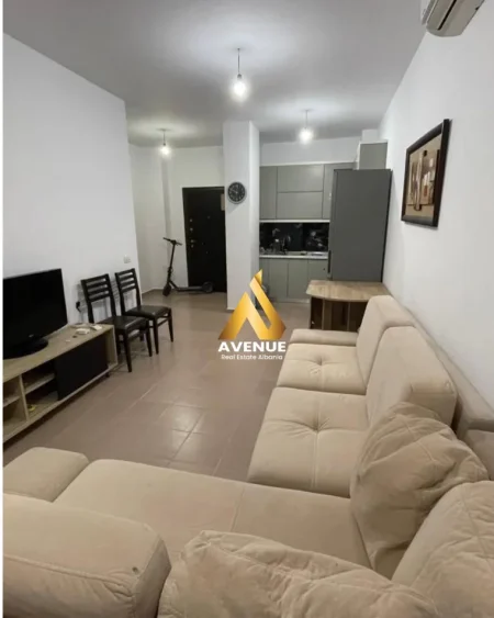 Tirane, jepet me qera apartament 1+1+Ballkon Kati 7, 65 m² 415 € (Rruga Sokrat Miho) Astir Kompleksi Fratari
