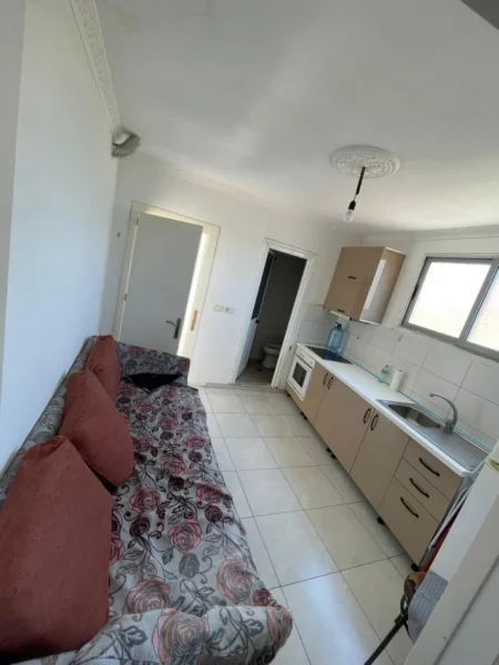 Tirane, jepet me qera apartament 1+1 Kati 2, 40 m² 280 € (Rruga Veli Dedi)