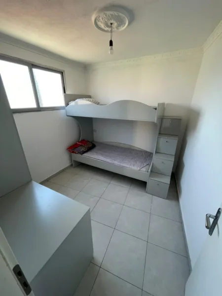 Tirane, jepet me qera apartament 1+1 Kati 2, 40 m² 280 € (Rruga Veli Dedi)