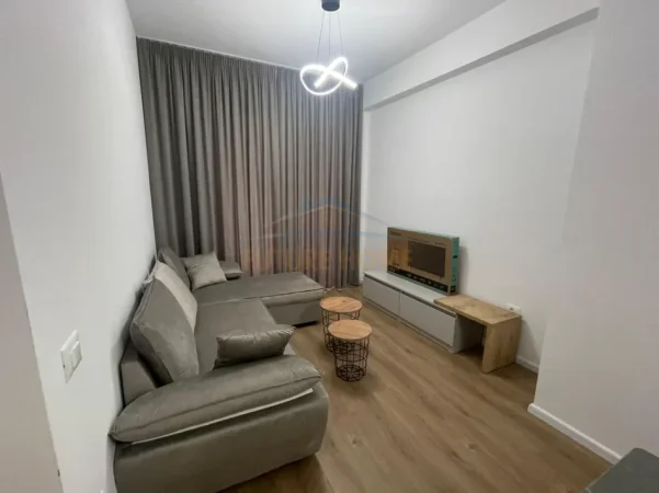 Tirane, jepet me qera apartament 1+1+Ballkon Kati 6, 58 m² 400 € (Kompleksi Kaimi)