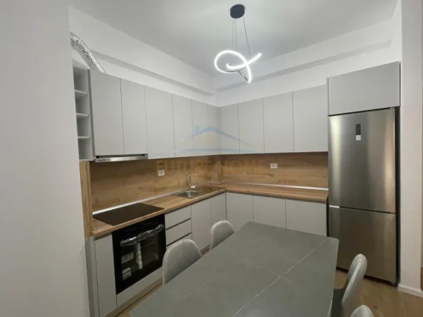 Tirane, jepet me qera apartament 1+1+Ballkon Kati 6, 58 m² 400 € (Kompleksi Kaimi)