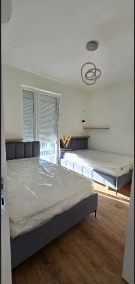 Tirane, jepet me qera apartament 2+1+Ballkon Kati 8, 125 m² 620 € (UNIVERS CITY)