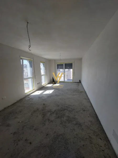 Tirane, shitet apartament 2+1+Ballkon Kati 3, 121 m² 243.000 € (XHAMLLIKU)