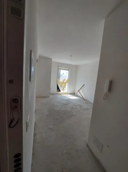 Tirane, shitet apartament 2+1+Ballkon Kati 3, 110 m² 222.000 € (XHAMLLIKU)