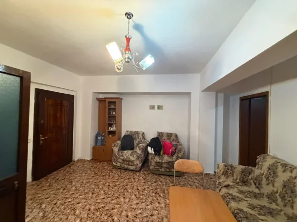 Durres, jepet me qera apartament 1+1 Kati 2, 300 € (Plazh, Iliria)