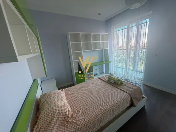 Tirane, jepet me qera apartament 2+1+Ballkon Kati 8, 148 m² 2.200 € (AMBASADOR 3)