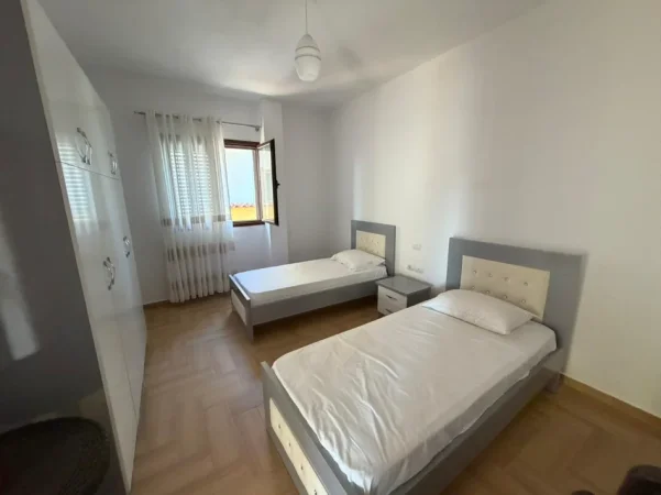 Vlore, jepet me qera Vile 3+1+Ballkon Kati 3, 110 m² 500 € (Rruga Sokrat Leka)