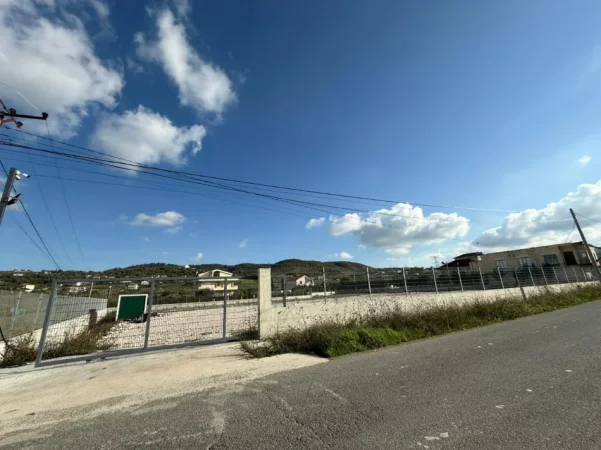 Tirane, jepet me qera toke , 4.000 m² (PRANE MEGATEK)