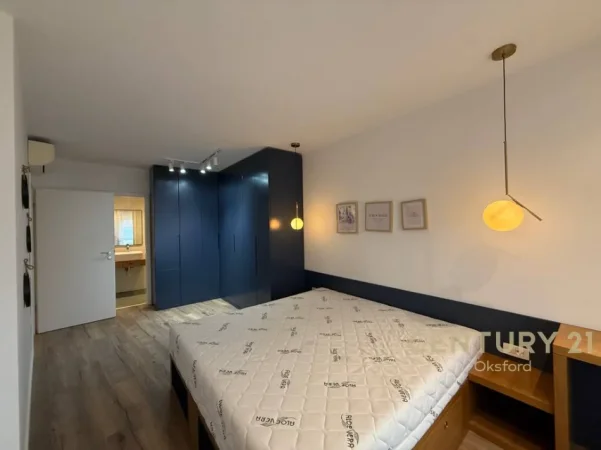 Tirane, jepet me qera apartament 2+1+Ballkon Kati 11, 91 m² 950 € (21 dhjetori kompleksi kontakt)